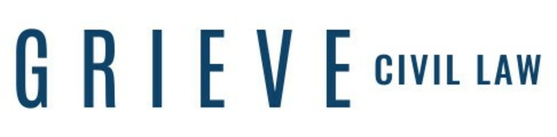 Elliott Nielsen receives Grieve Civil Law Scholarship