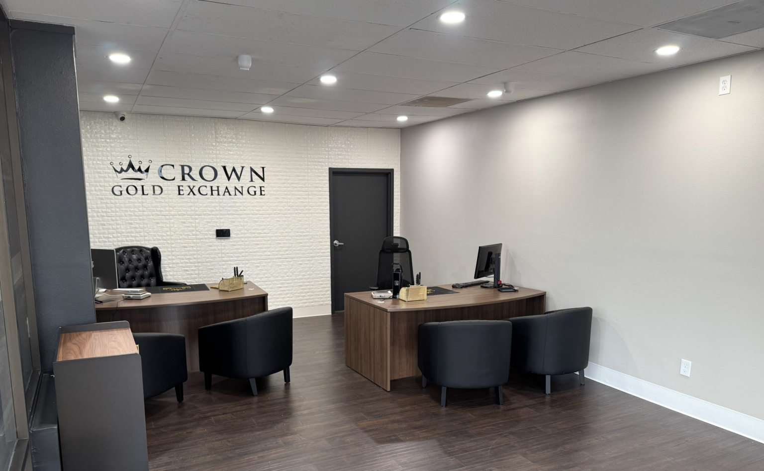Jewelry Buyer, Crown Gold Exchange, Opens New Store in Lake Forest, CA